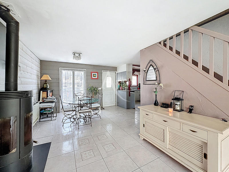 Maison - 92 m² - 5 pièces