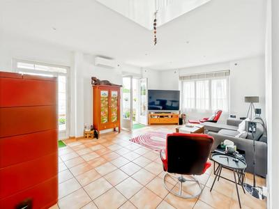 Maison - 180 m² - 6 pièces