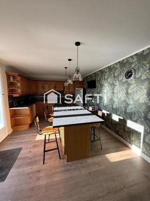 Maison - 201 m² - 8 pièces