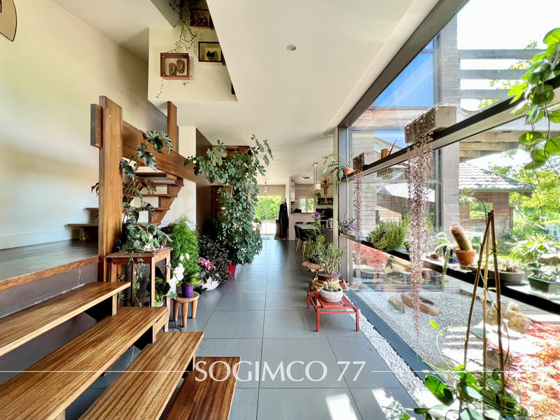 Maison - 186 m² - 7 pièces