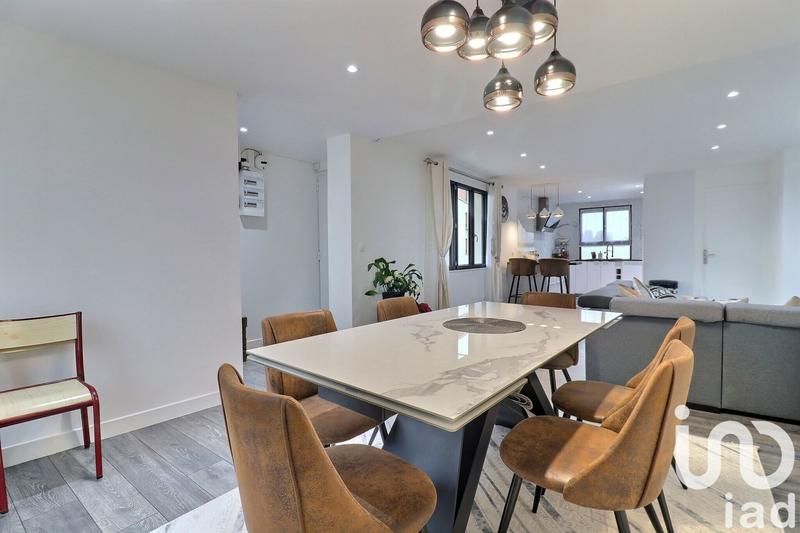 Maison - 96 m² - 5 pièces