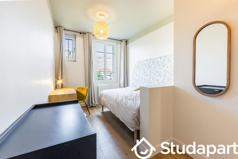 Chambre - 13 m² - 1 pièce