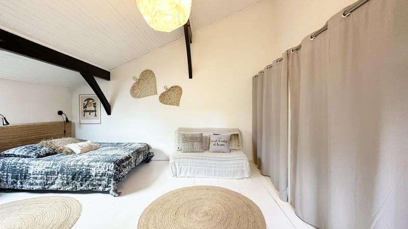 Villa - 222 m² - 10 pièces