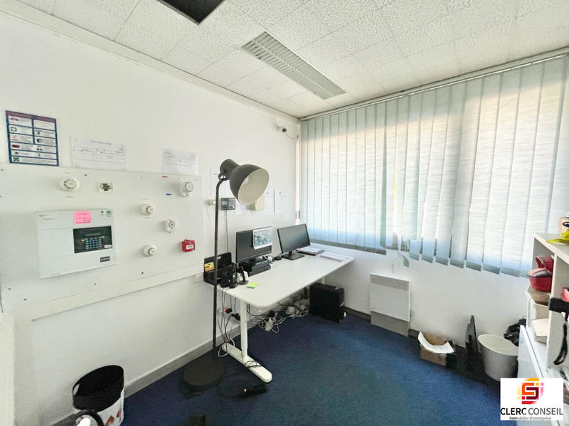 Bureau - 104 m²