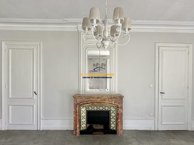 Maison - 285 m² - 9 pièces