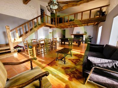 Maison - 275 m² - 8 pièces