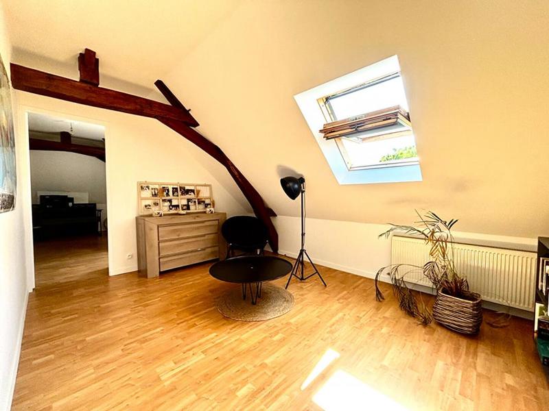 Maison - 191 m² - 8 pièces