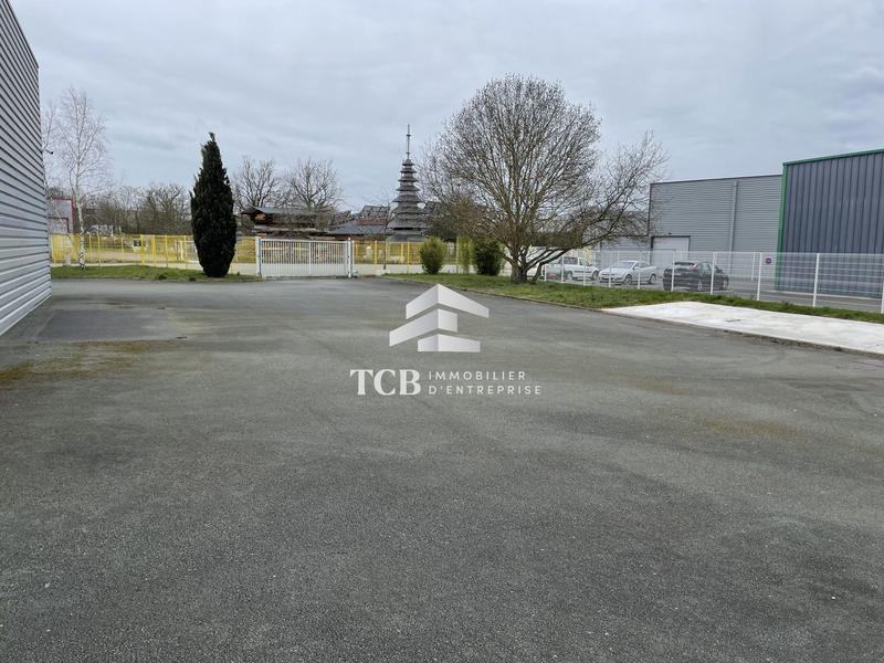 Local d'activités - 688 m²