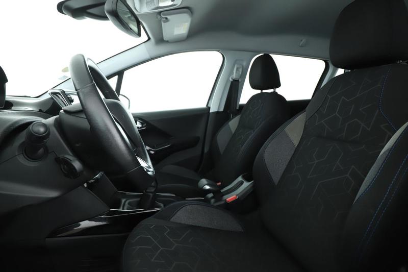 Peugeot 2008 1.5 Blue-HDi Signature 100 ch