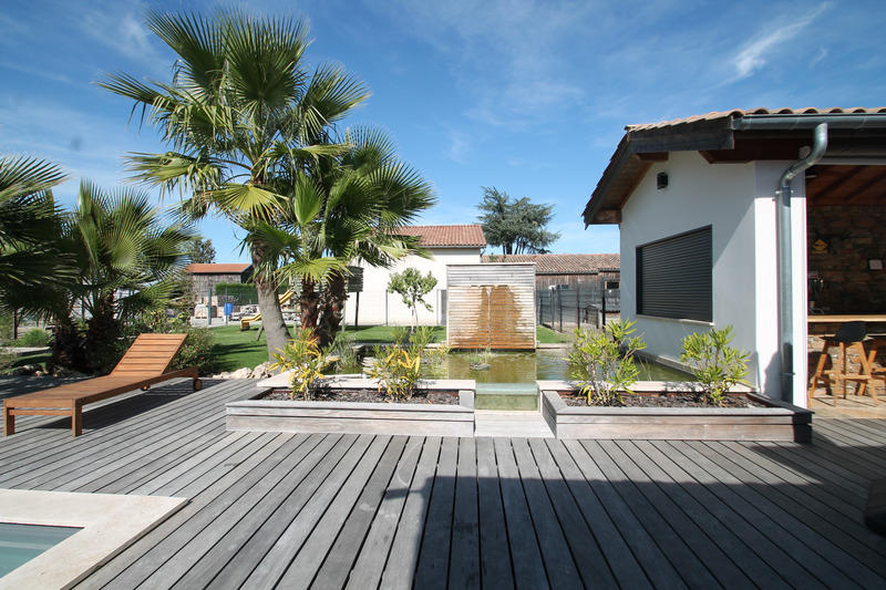 Maison - 280 m² - 9 pièces