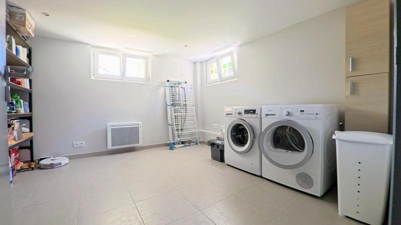 Maison - 191 m² - 6 pièces