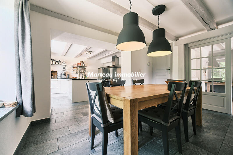 Maison - 395 m² - 17 pièces