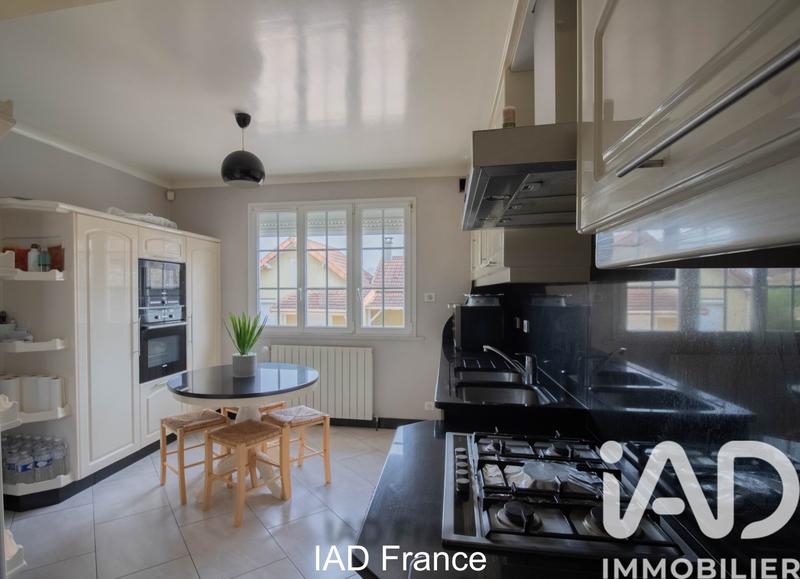 Maison - 185 m² - 6 pièces