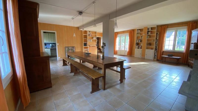 Maison - 162 m² - 9 pièces