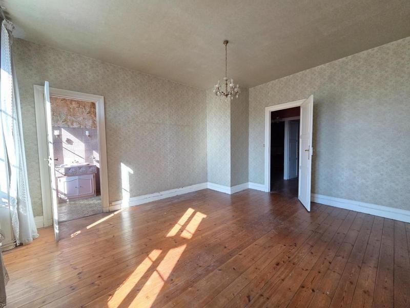 Maison - 192 m² - 8 pièces