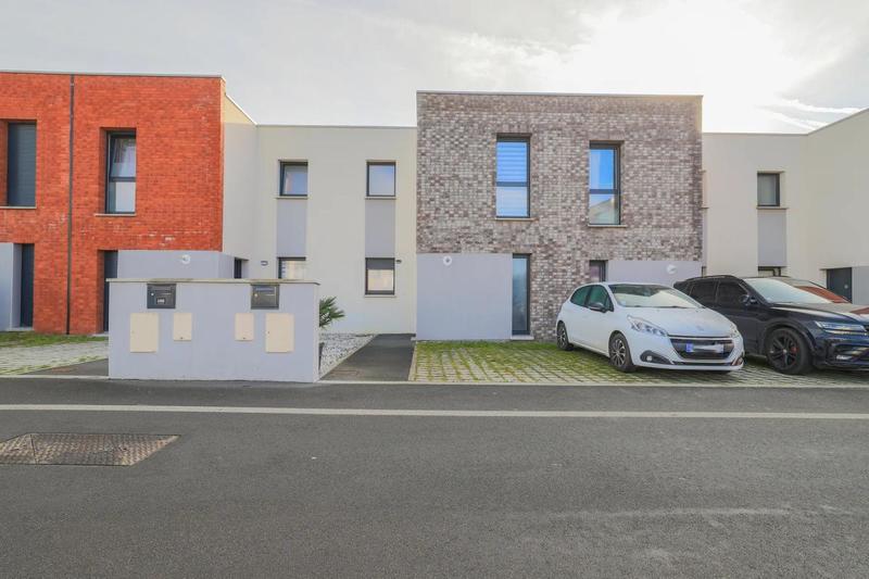 Maison - 80 m² - 4 pièces