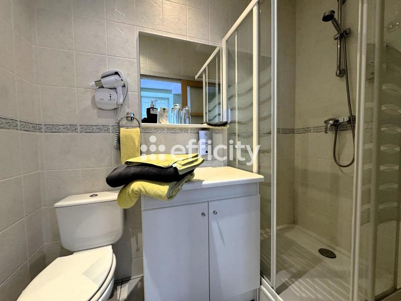 Maison - 355 m² - 13 pièces