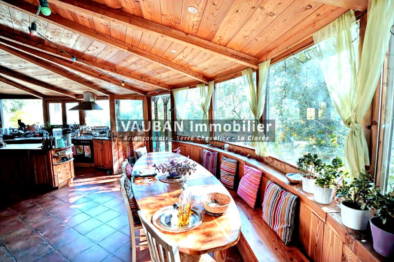 Appartement - 145 m² - 6 pièces