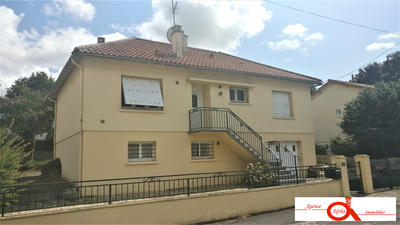 Maison - 98 m² - 5 pièces