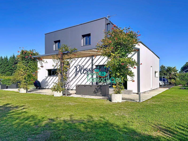 Maison contemporaine - 167 m² - 6 pièces