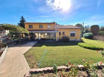 Maison - 140 m² - 5 pièces