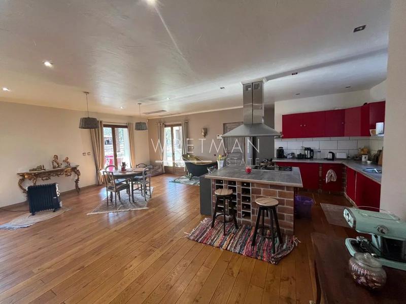 Villa - 173 m² - 6 pièces