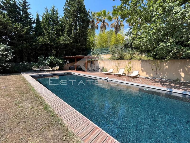 Villa - 210 m² - 7 pièces