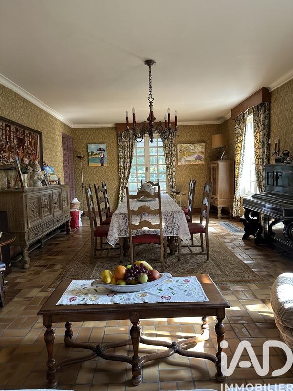 Maison - 322 m² - 9 pièces