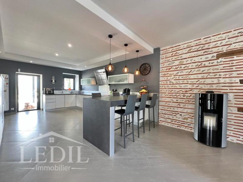 Maison en pierre - 286 m² - 5 pièces