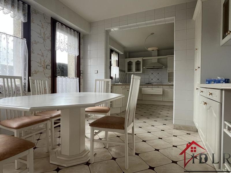 Pavillon - 230 m² - 7 pièces