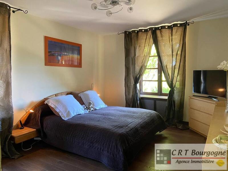 Maison - 374 m² - 9 pièces