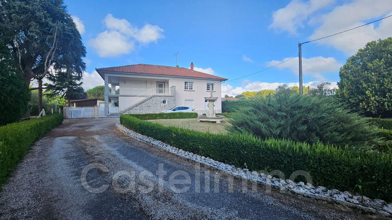 Villa - 230 m² - 6 pièces