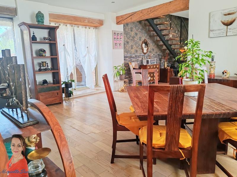 Maison - 248 m² - 9 pièces