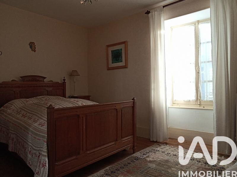 Maison - 330 m² - 6 pièces