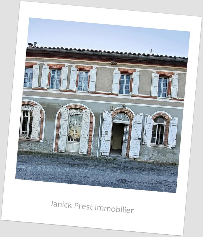 Maison - 203 m² - 10 pièces