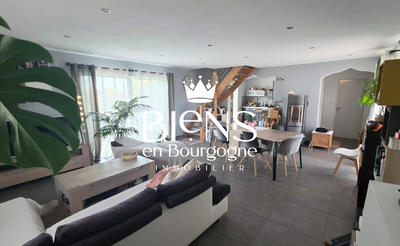 Maison traditionnelle - 110 m² - 6 pièces