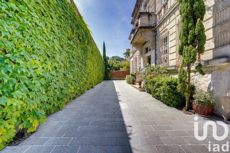 Maison - 306 m² - 9 pièces