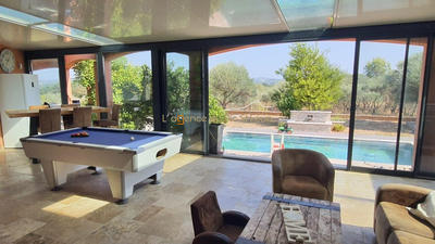 Villa - 220 m² - 8 pièces