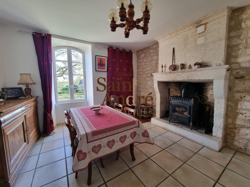 Maison - 294 m² - 8 pièces