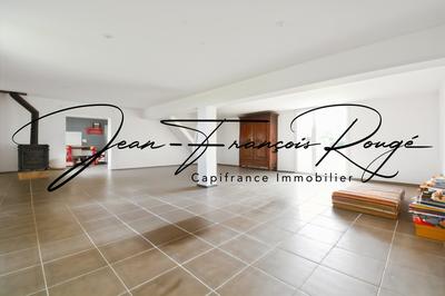 Maison - 357 m² - 10 pièces