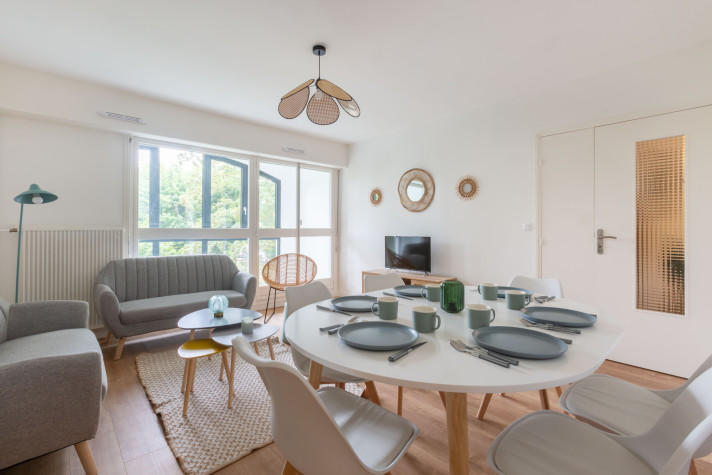 Chambre - 11 m² - 5 pièces