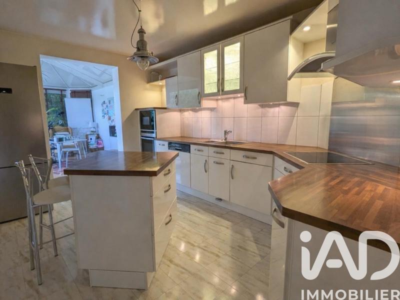 Maison - 197 m² - 6 pièces