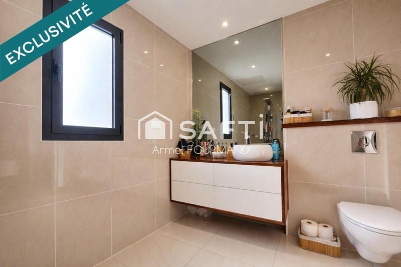 Maison - 180 m² - 7 pièces