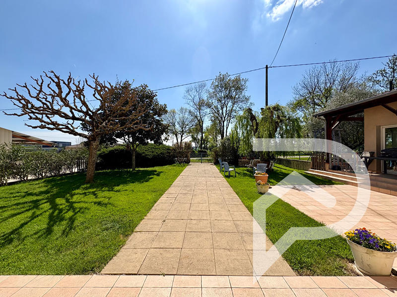 Maison - 187 m² - 11 pièces