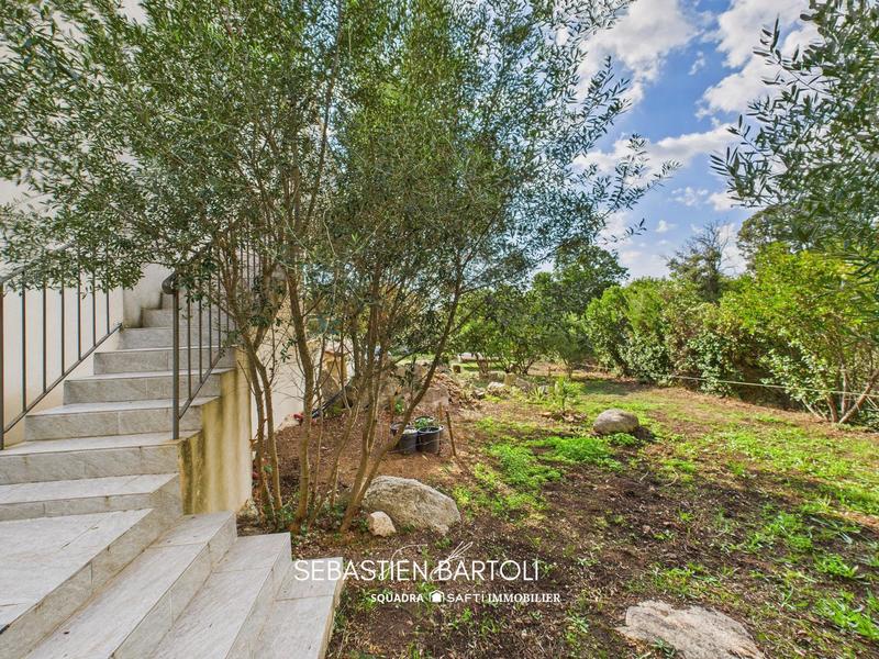 Maison - 208 m² - 4 pièces