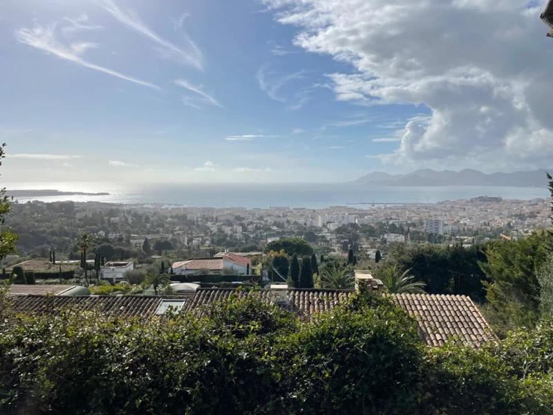 Appartement - 111 m² - 4 pièces