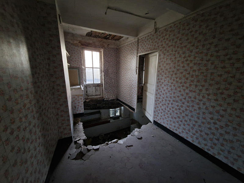 Maison - 351 m² - 13 pièces