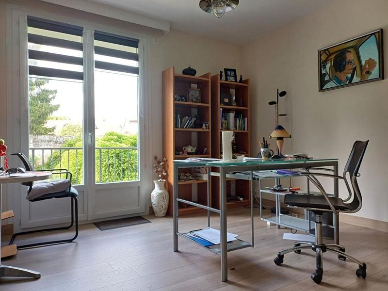 Maison - 220 m² - 7 pièces