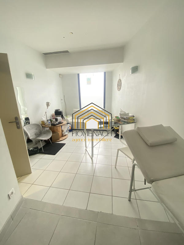 Local d'activités - 244 m²