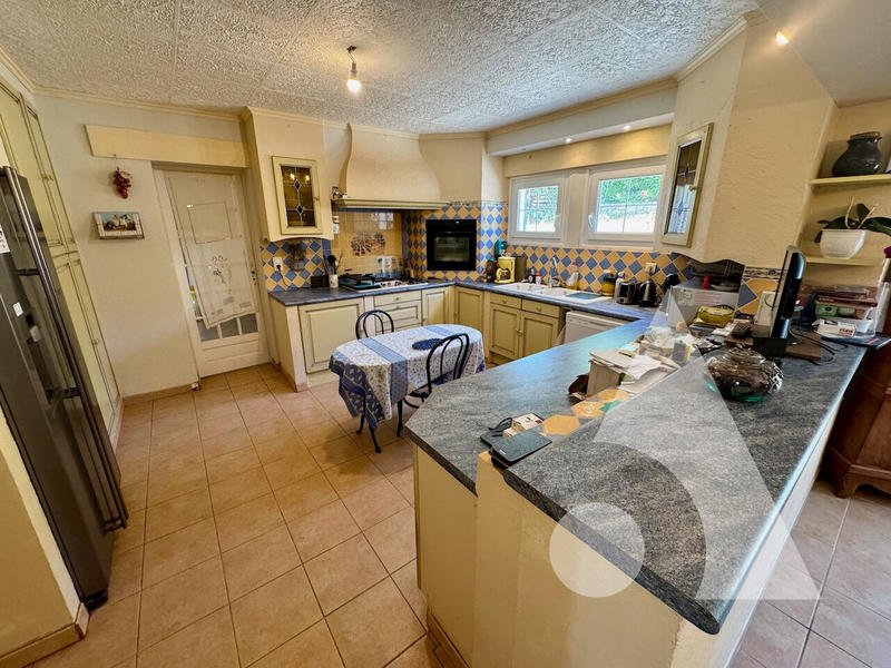 Maison - 247 m² - 7 pièces